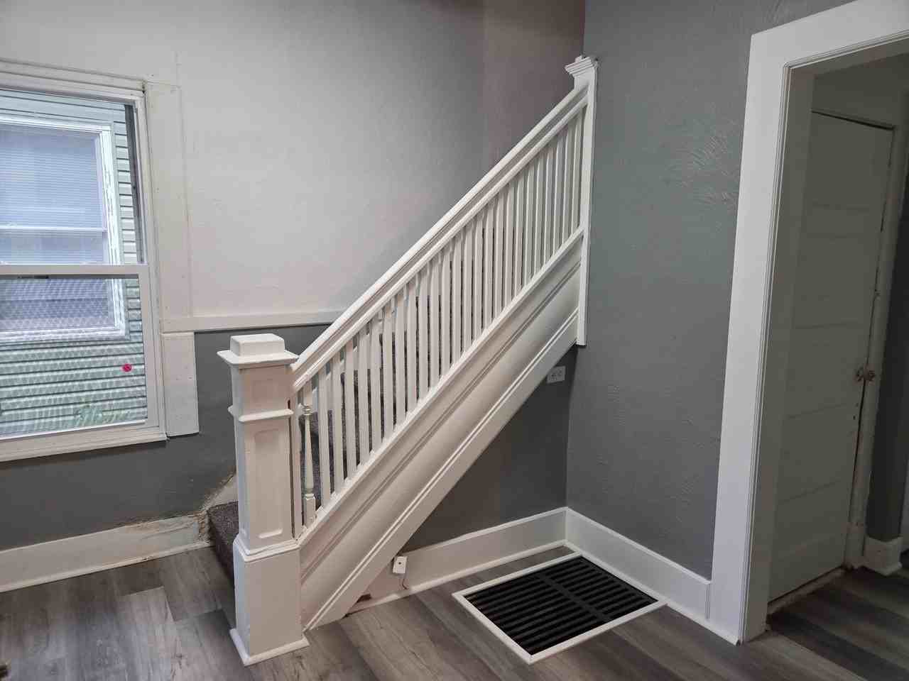 1312 N Ellis St - Photo 2 of 5