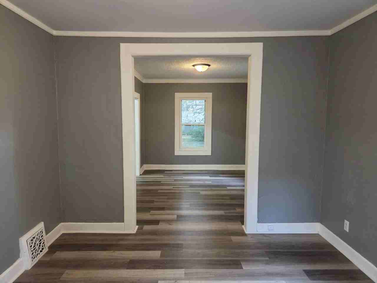 1312 N Ellis St - Photo 3 of 5