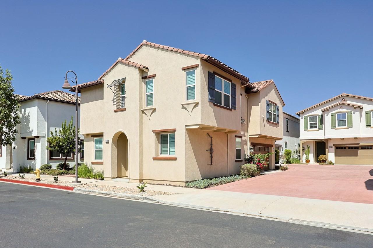 4110 Mission Tree Way - Photo 2 of 38