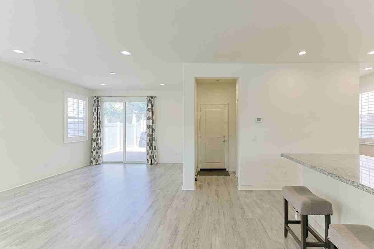 4110 Mission Tree Way - Photo 5 of 38