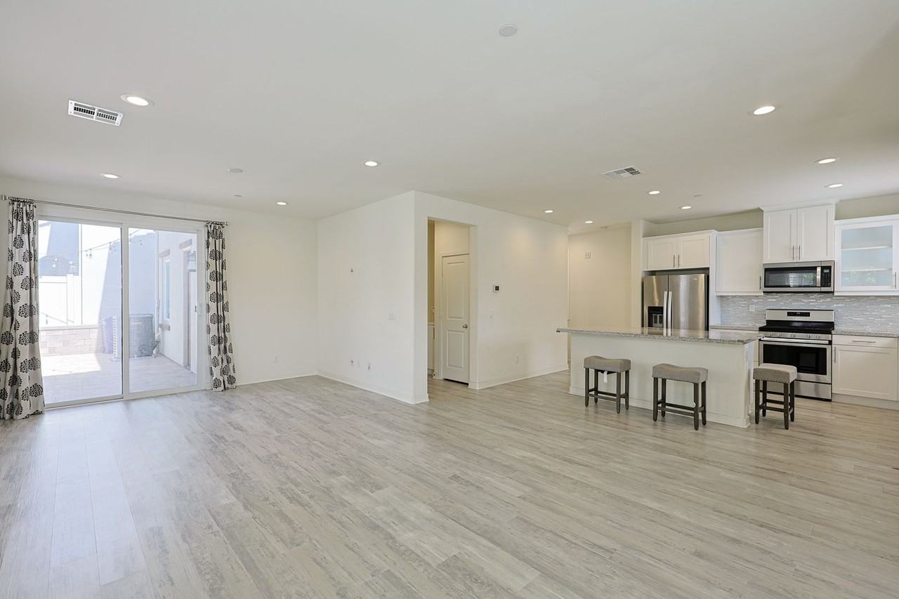 4110 Mission Tree Way - Photo 7 of 38