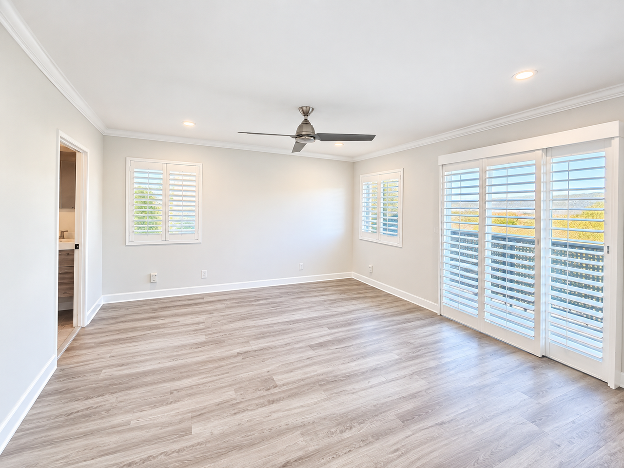 2254 Gaviota Ave #36 - Photo 3 of 8