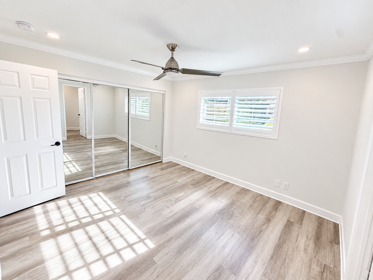 2254 Gaviota Ave #36 - Photo 4 of 8