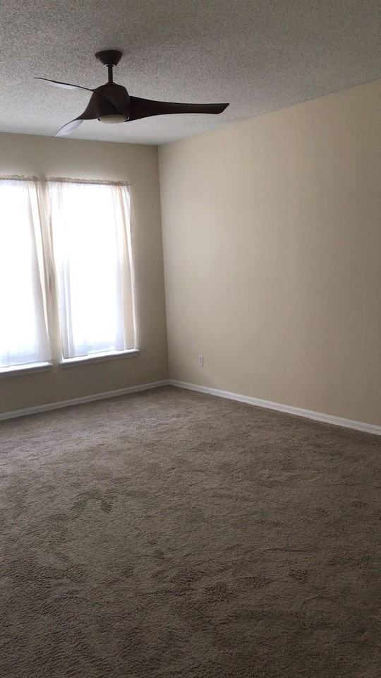 607 Wisteria Ct - Photo 5 of 38