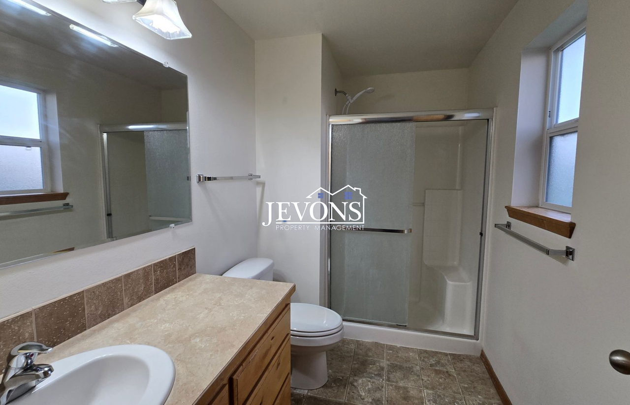 2134 S 64th Ave - Photo 7 of 14