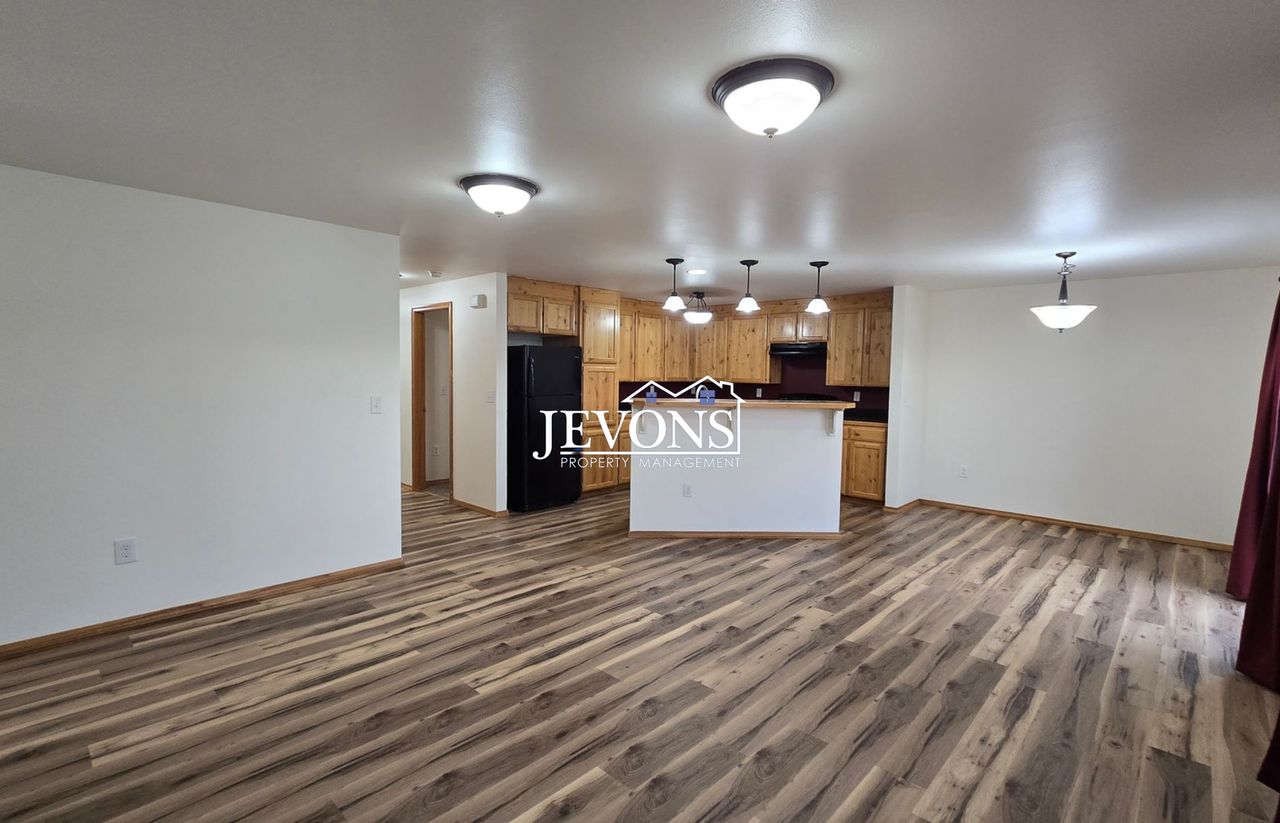 2134 S 64th Ave - Photo 4 of 14