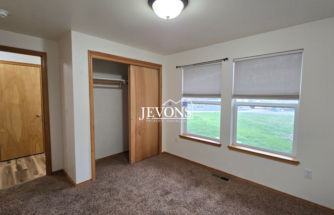 2134 S 64th Ave - Photo 6 of 14
