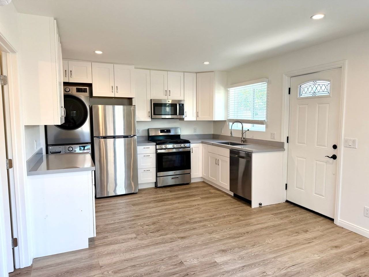 4750 W 142nd St #B - Photo 6 of 12