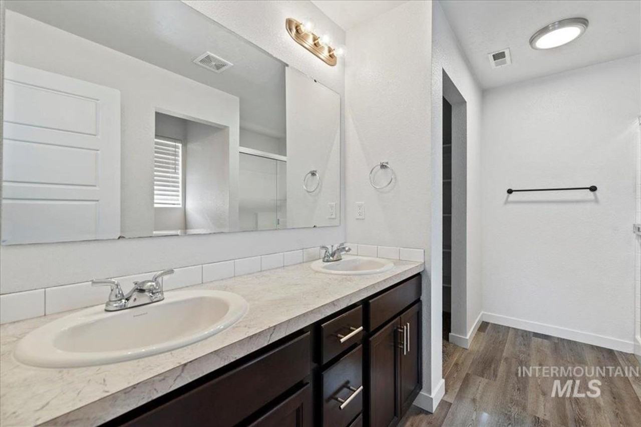 3023 W Silver River St - Photo 2 of 13