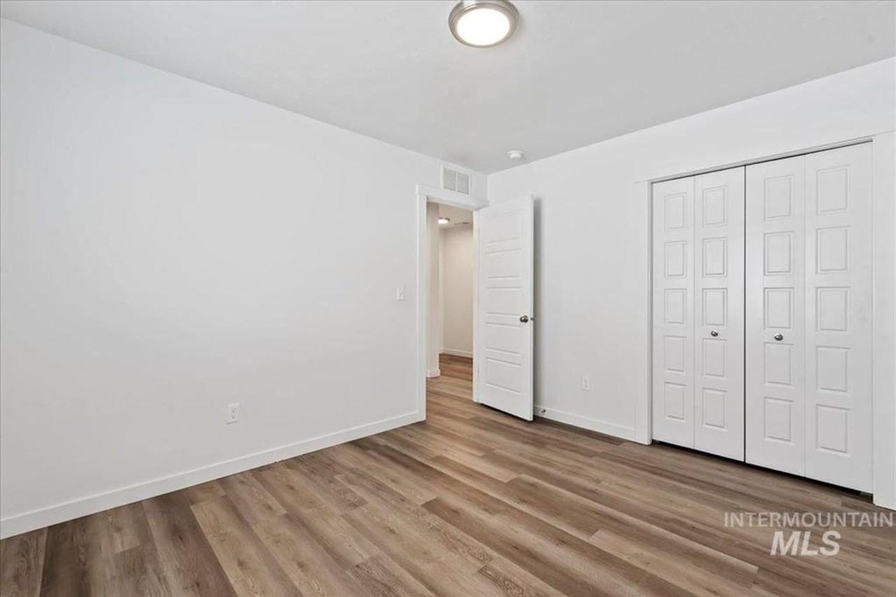 3023 W Silver River St - Photo 5 of 13