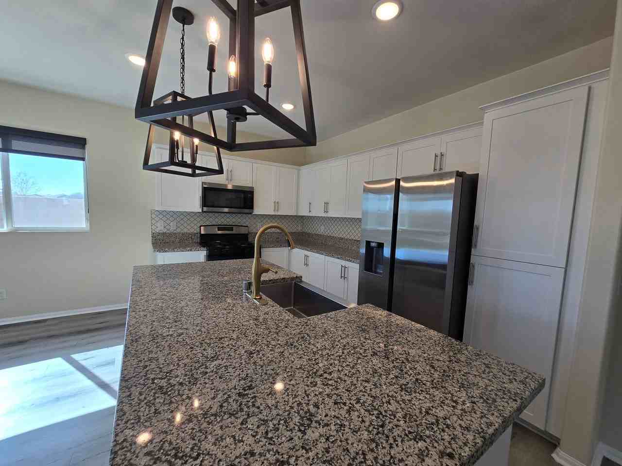 3450 Andrew Ave - Photo 7 of 28