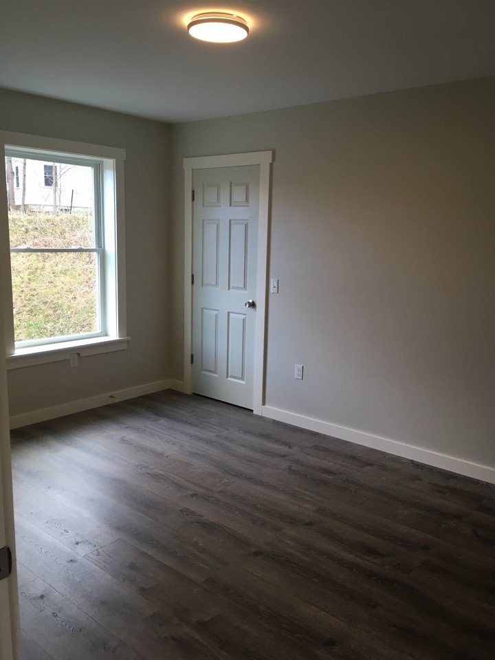 93 Riverview Apartment - Photo 2 of 9