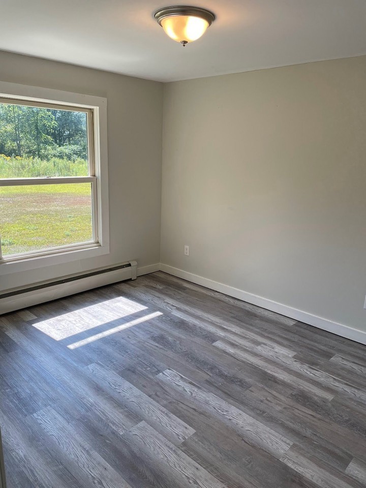 93 Riverview Apartment - Photo 5 of 9