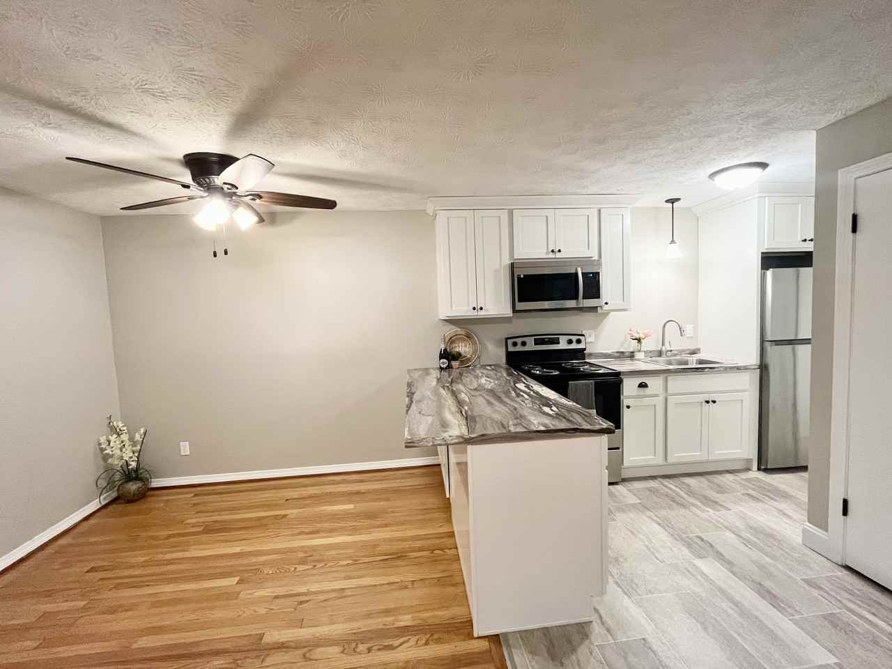 Deer Mountain Apartments - Photo 4 of 18