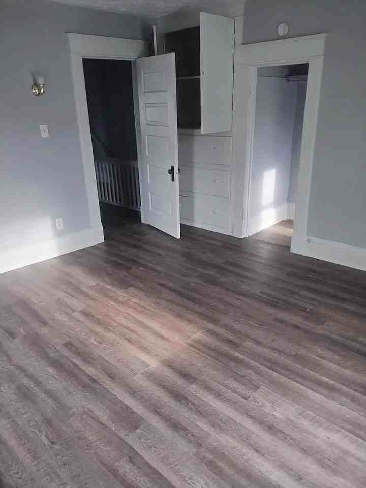 725 Cottage Grove  Ave. - Photo 5 of 7