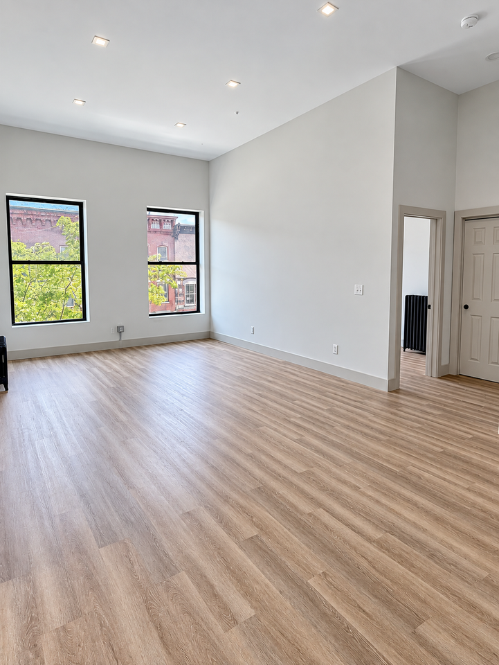 114-116 Main Street - Photo 3 of 16