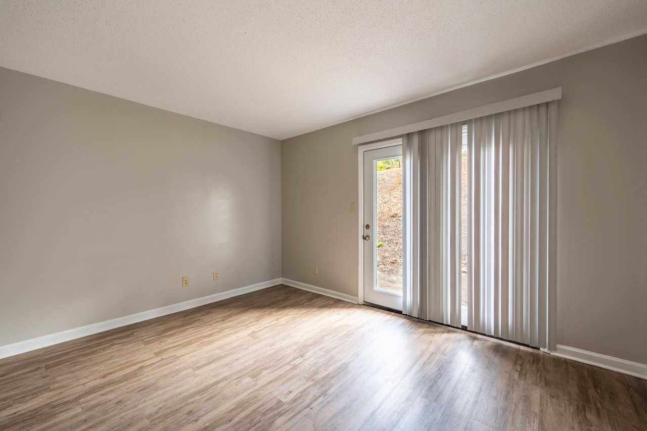 183- Rock Creek Apts. - Photo 6 of 22