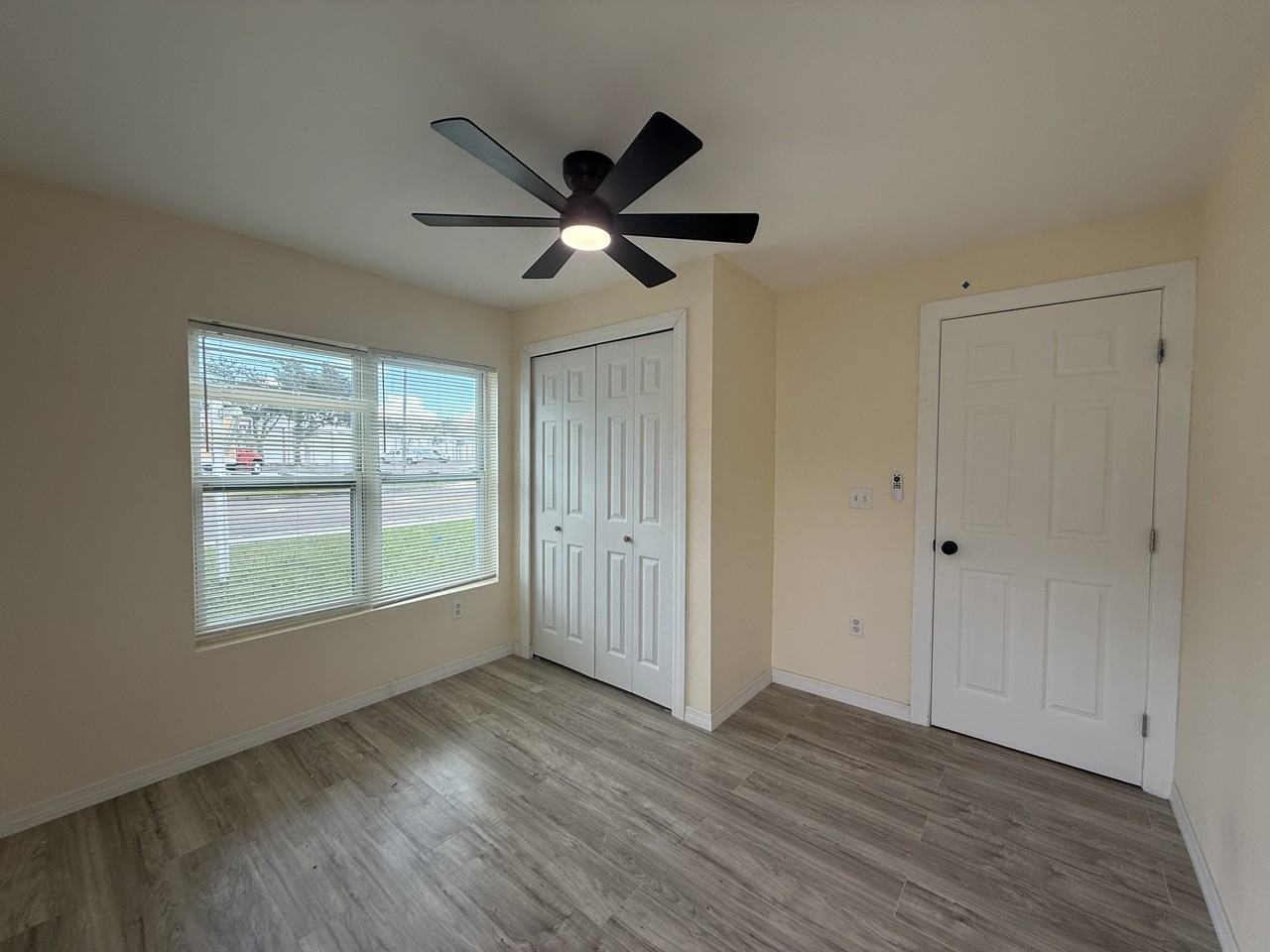 5680 28th St N Unit D5 - Photo 6 of 8