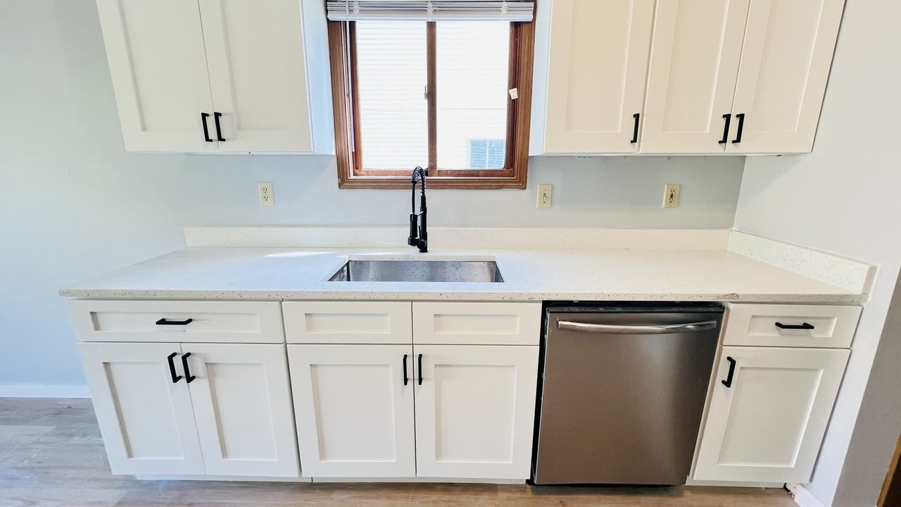 431 South Village Court - Photo 7 of 50