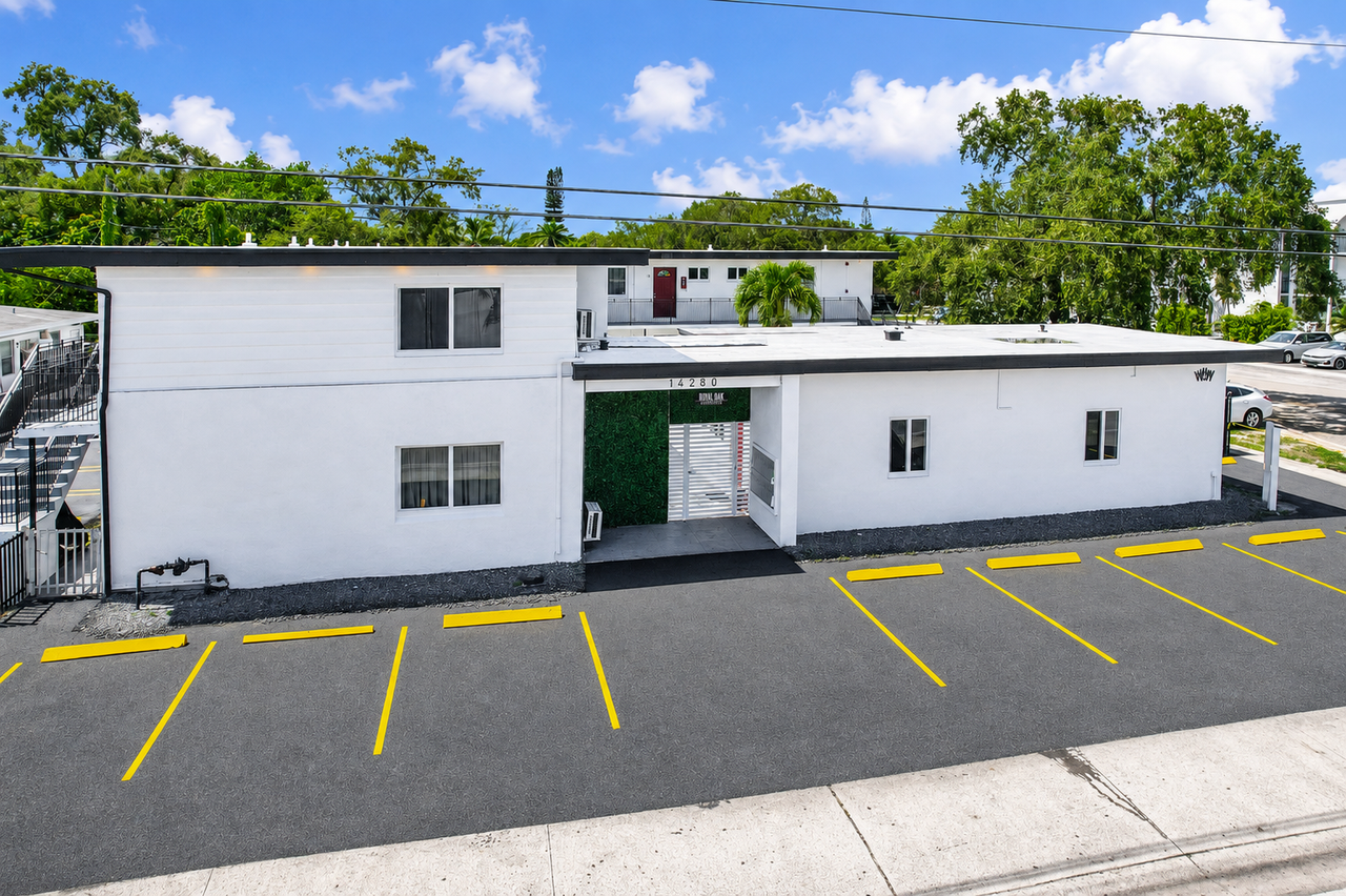 14280 Northeast 6th Avenue - Photo 4 of 10