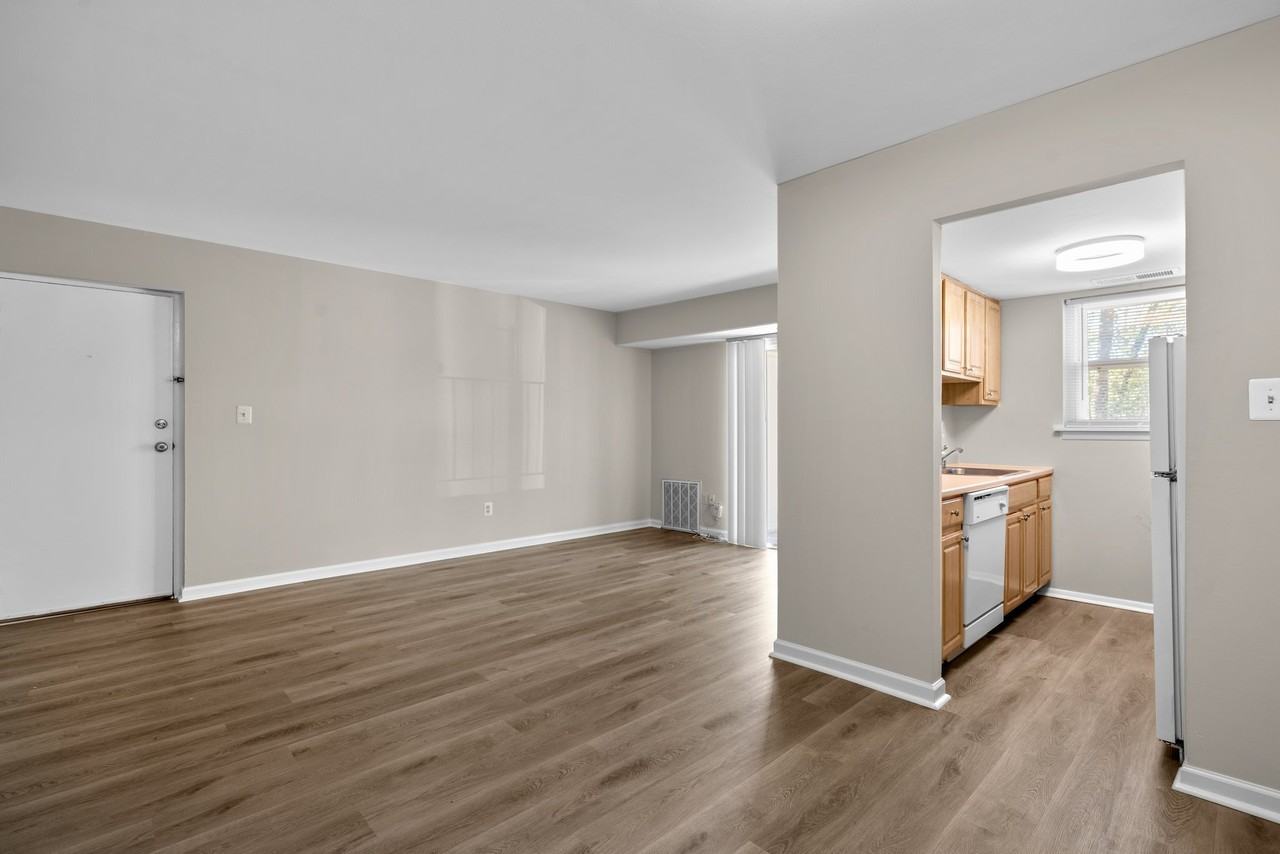 3612 Court House Drive - Photo 7 of 10