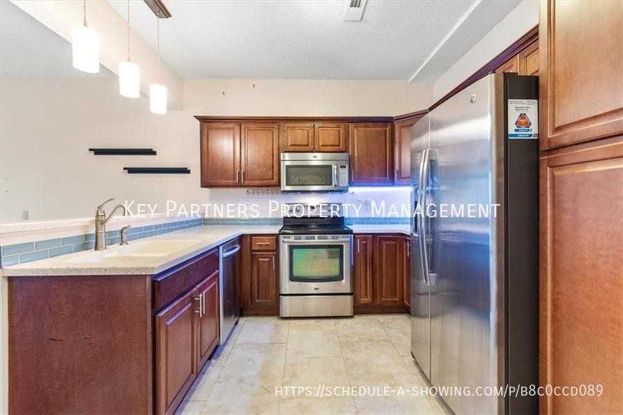 13117 W 89th St - Photo 7 of 22
