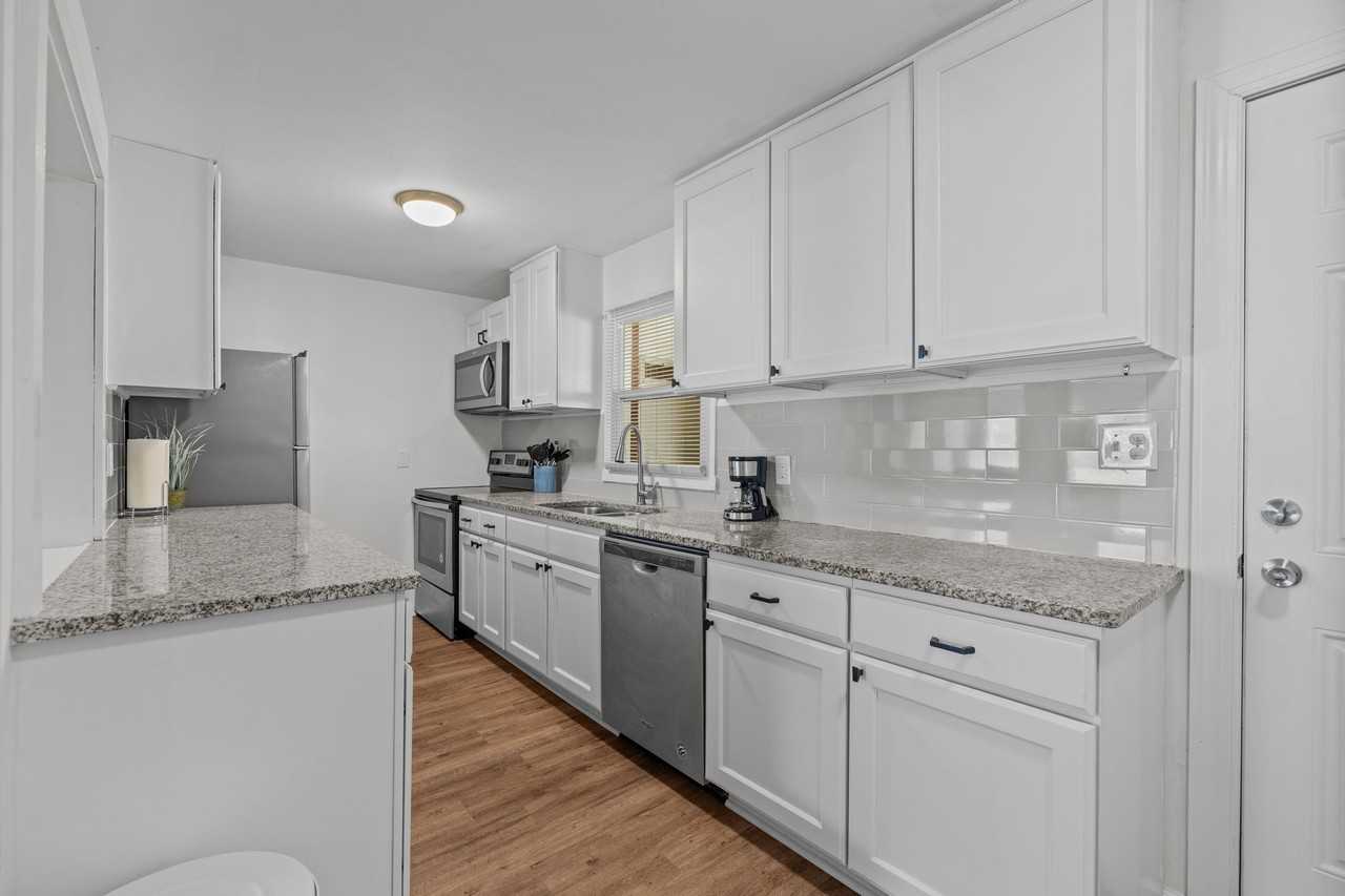 220 Fairson Avenue - Photo 3 of 13