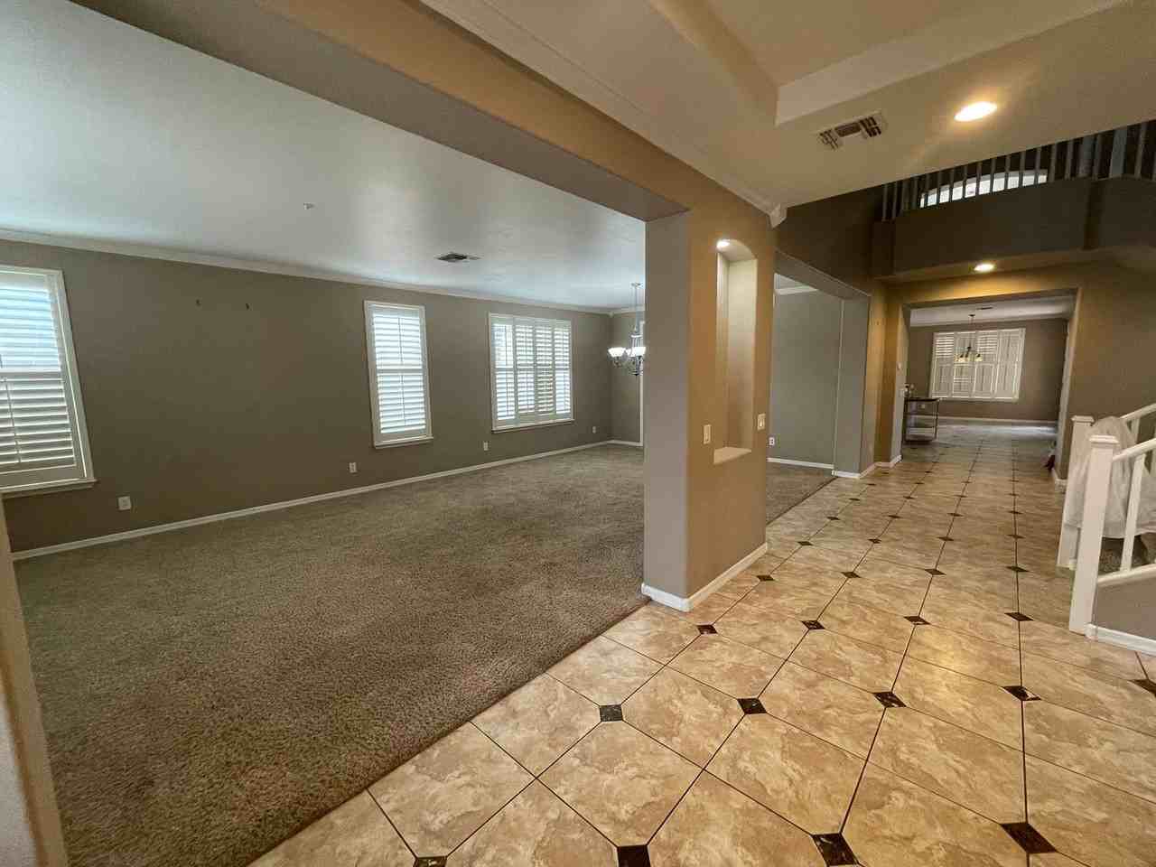 15029 W Coolidge St - Photo 3 of 20
