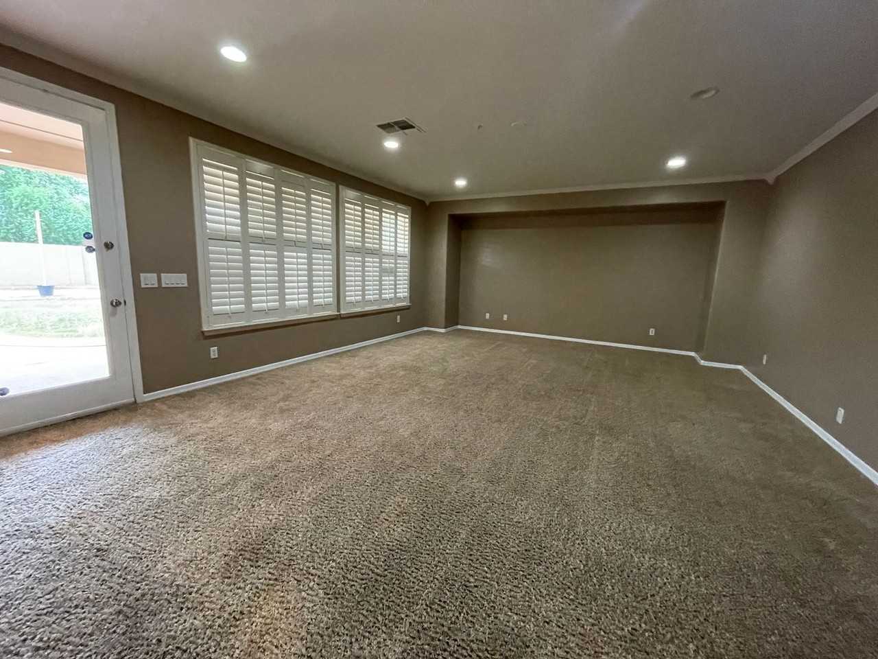 15029 W Coolidge St - Photo 4 of 20