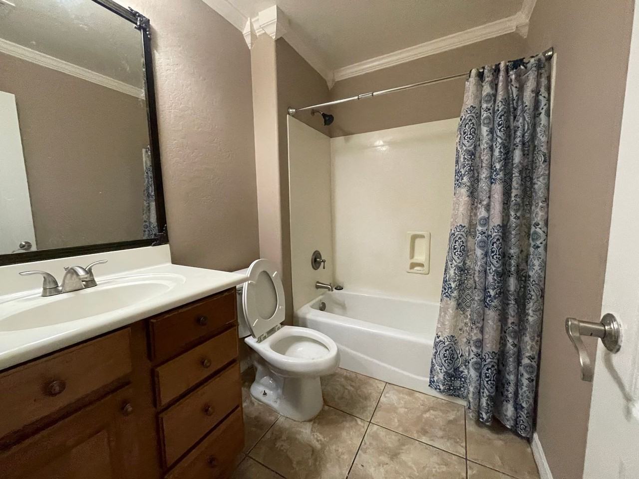 15029 W Coolidge St - Photo 7 of 20