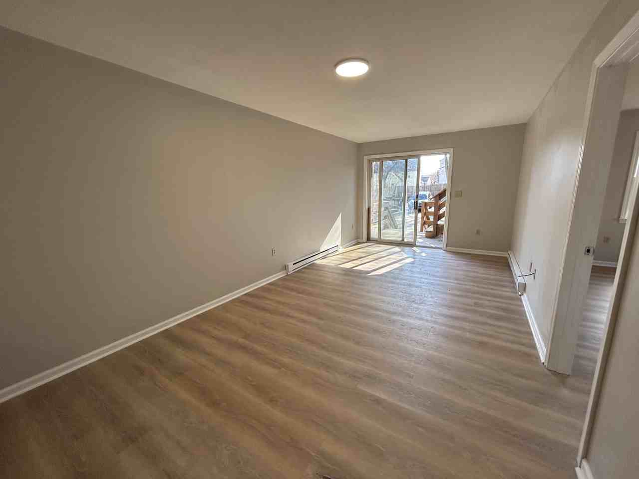 37 Monroe St - Photo 2 of 5