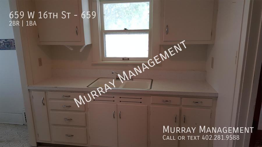 659 W 16th St #659 - Photo 4 of 11