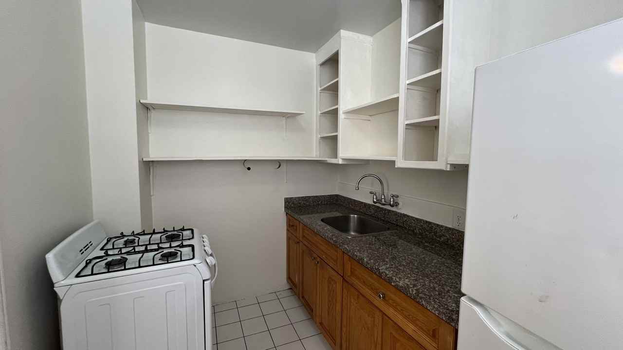 308 Turk Street - Photo 3 of 15