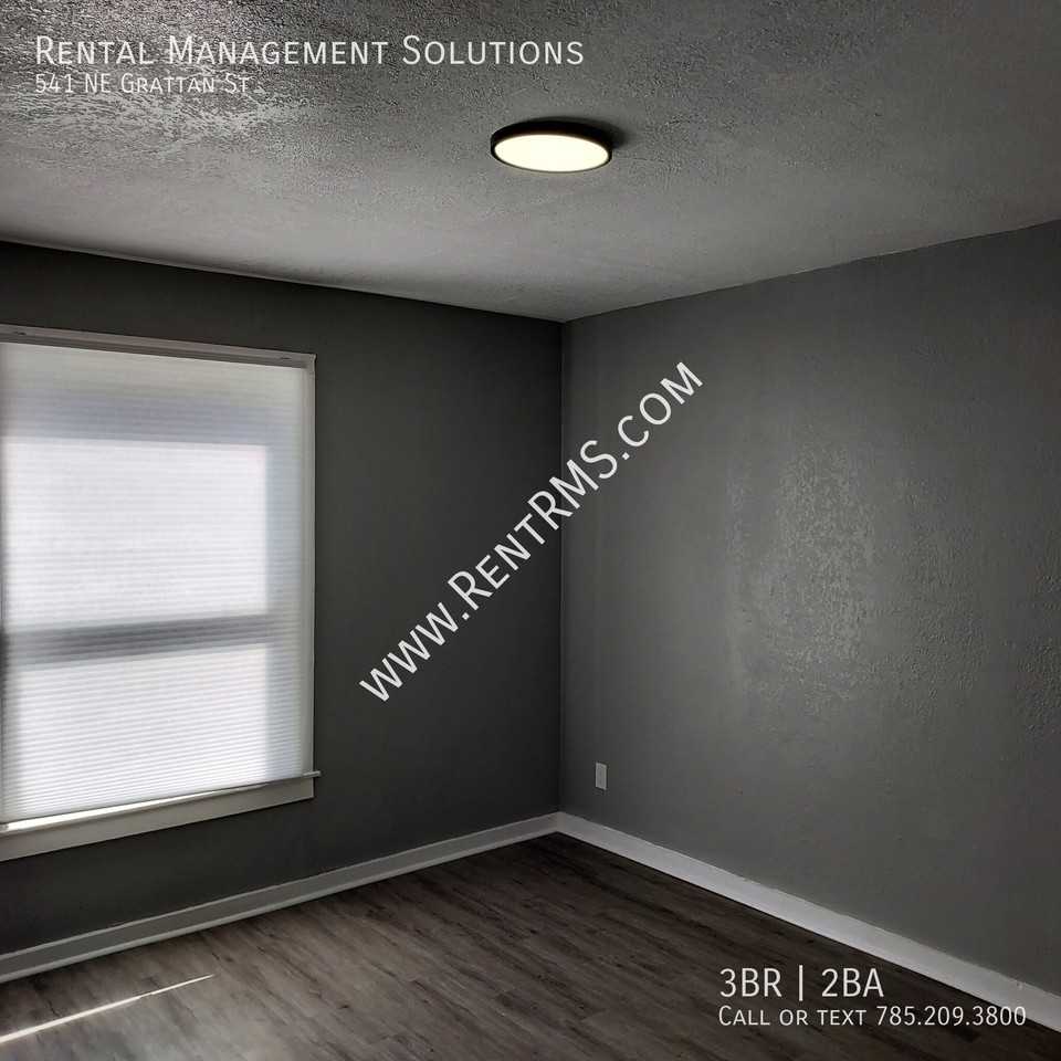 541 Ne Grattan St - Photo 3 of 34