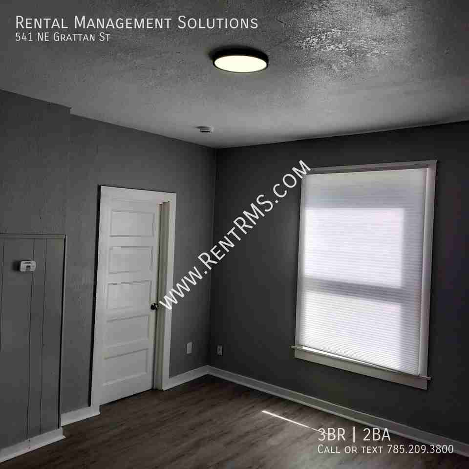 541 Ne Grattan St - Photo 4 of 34