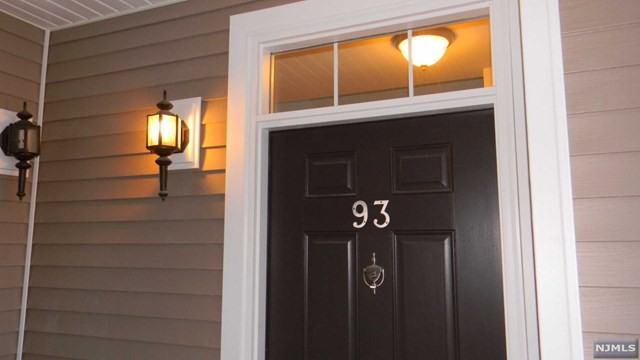 93 Autumn Ct - Photo 2 of 23