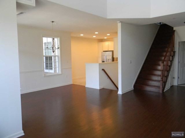 93 Autumn Ct - Photo 3 of 23