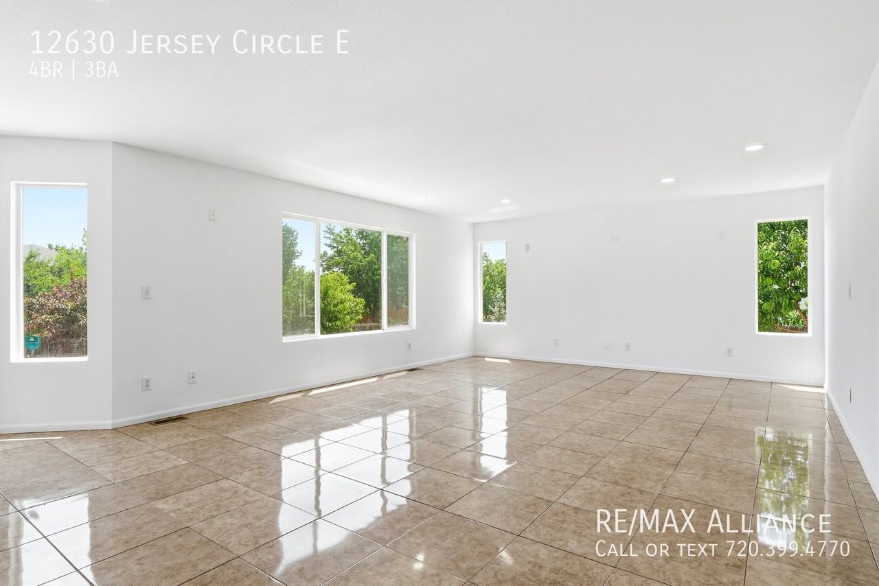 12630 Jersey Cir E - Photo 6 of 33
