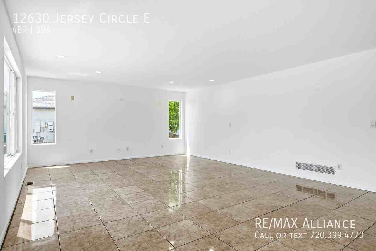 12630 Jersey Cir E - Photo 7 of 33