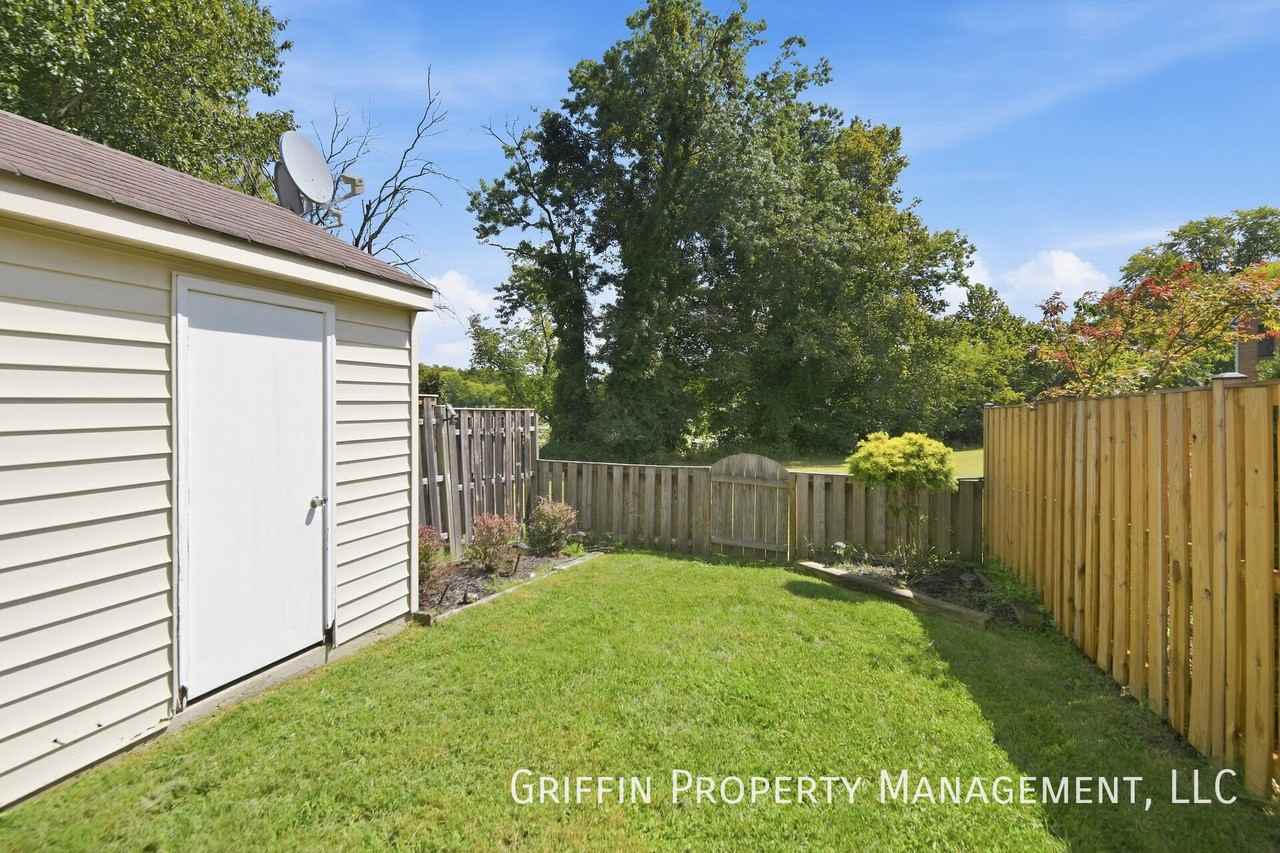 14531 Marlborough Cir #1 - Photo 3 of 15
