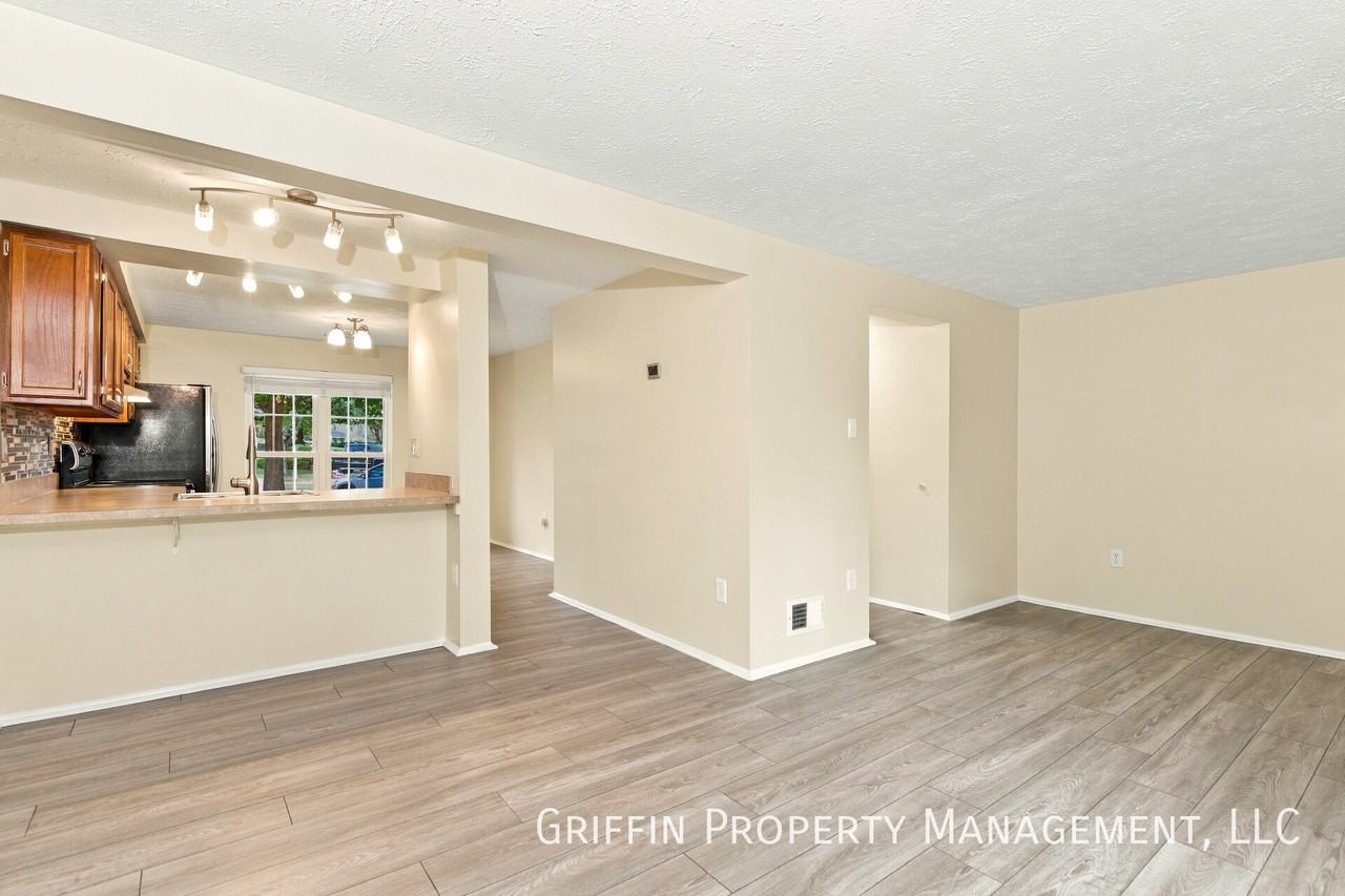 14531 Marlborough Cir #1 - Photo 5 of 15