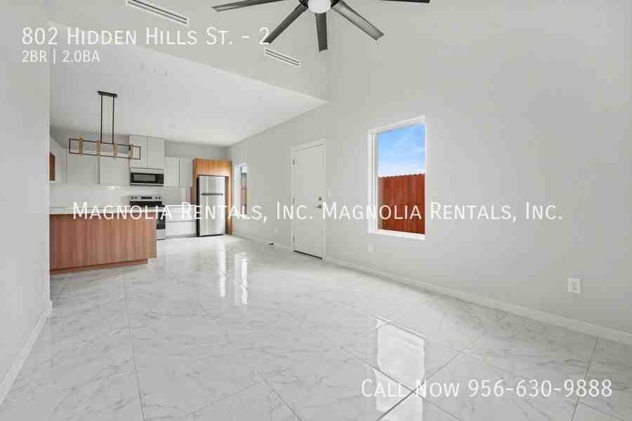 802 Hidden Hills St #2 - Photo 3 of 13