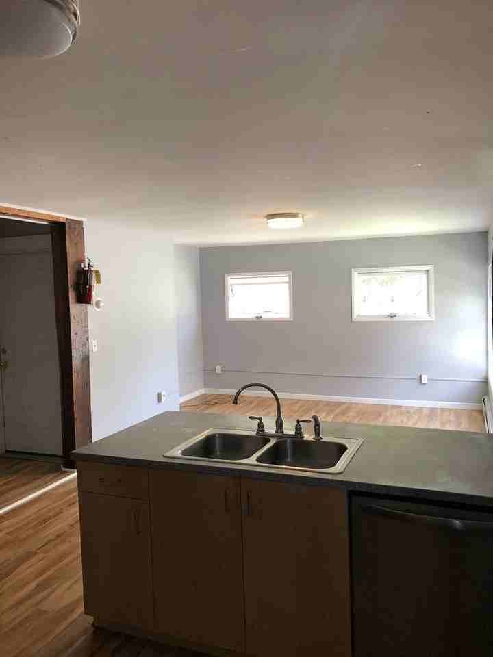 215 Pearl Street - Photo 4 of 44
