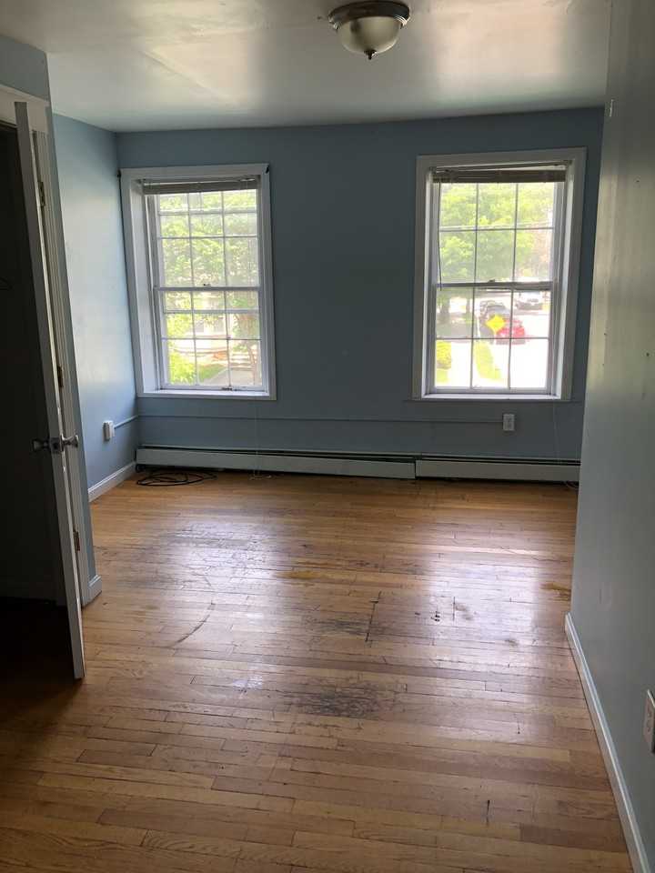 215 Pearl Street - Photo 7 of 44