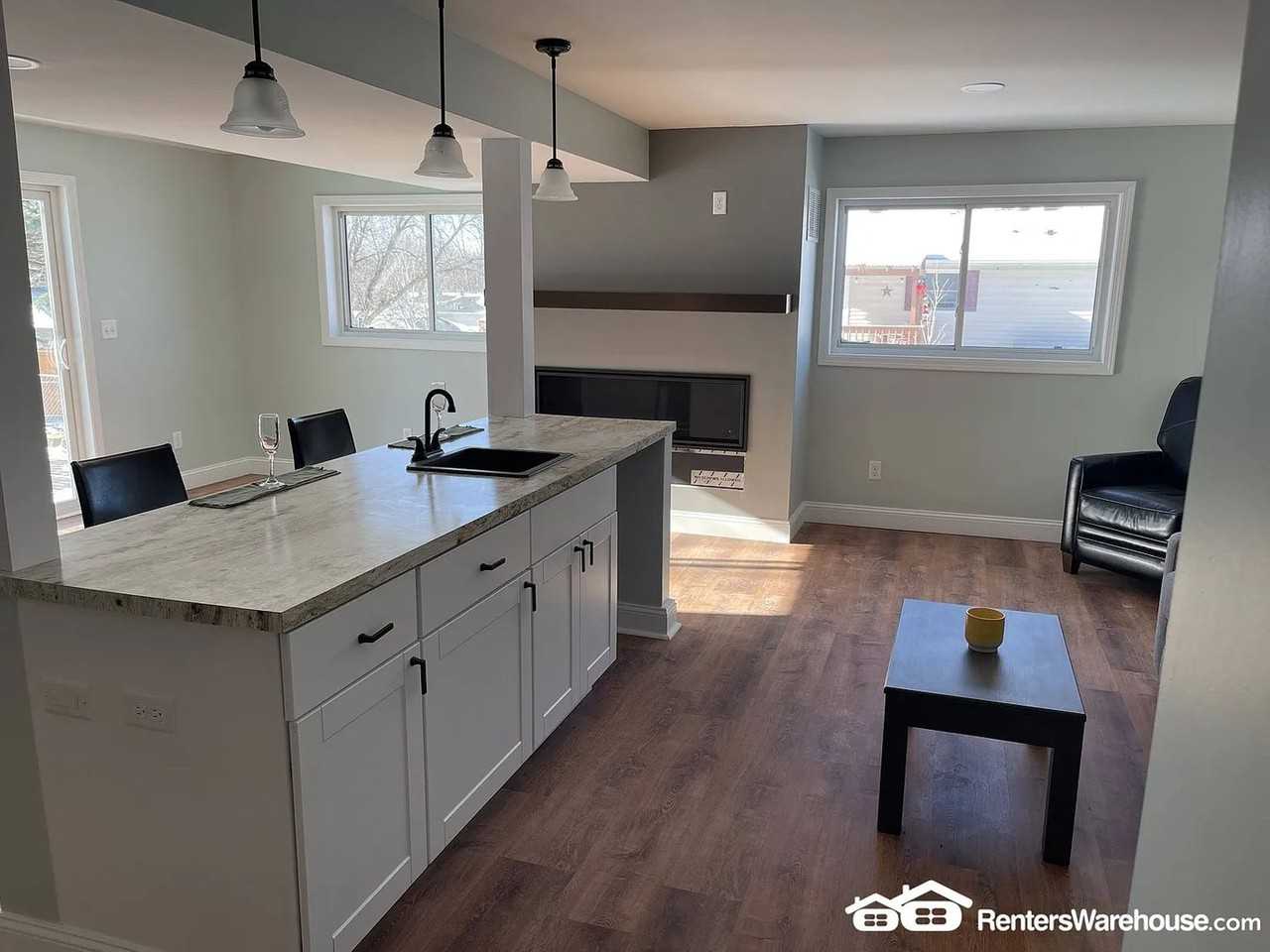108 Country Ct Ne - Photo 2 of 12