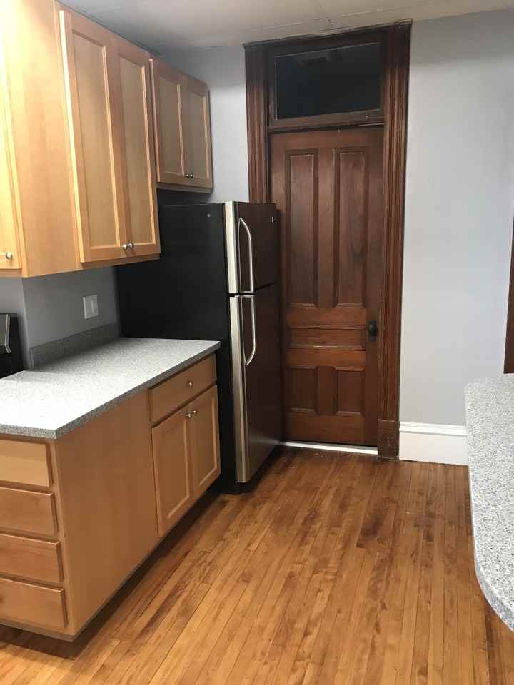 210 Pearl Street - Photo 7 of 34
