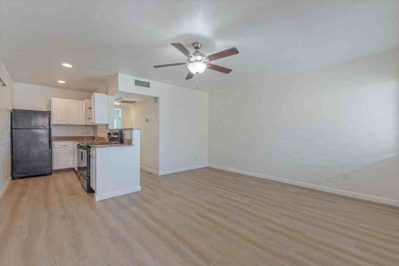Red Sea Grove - Photo 3 of 18