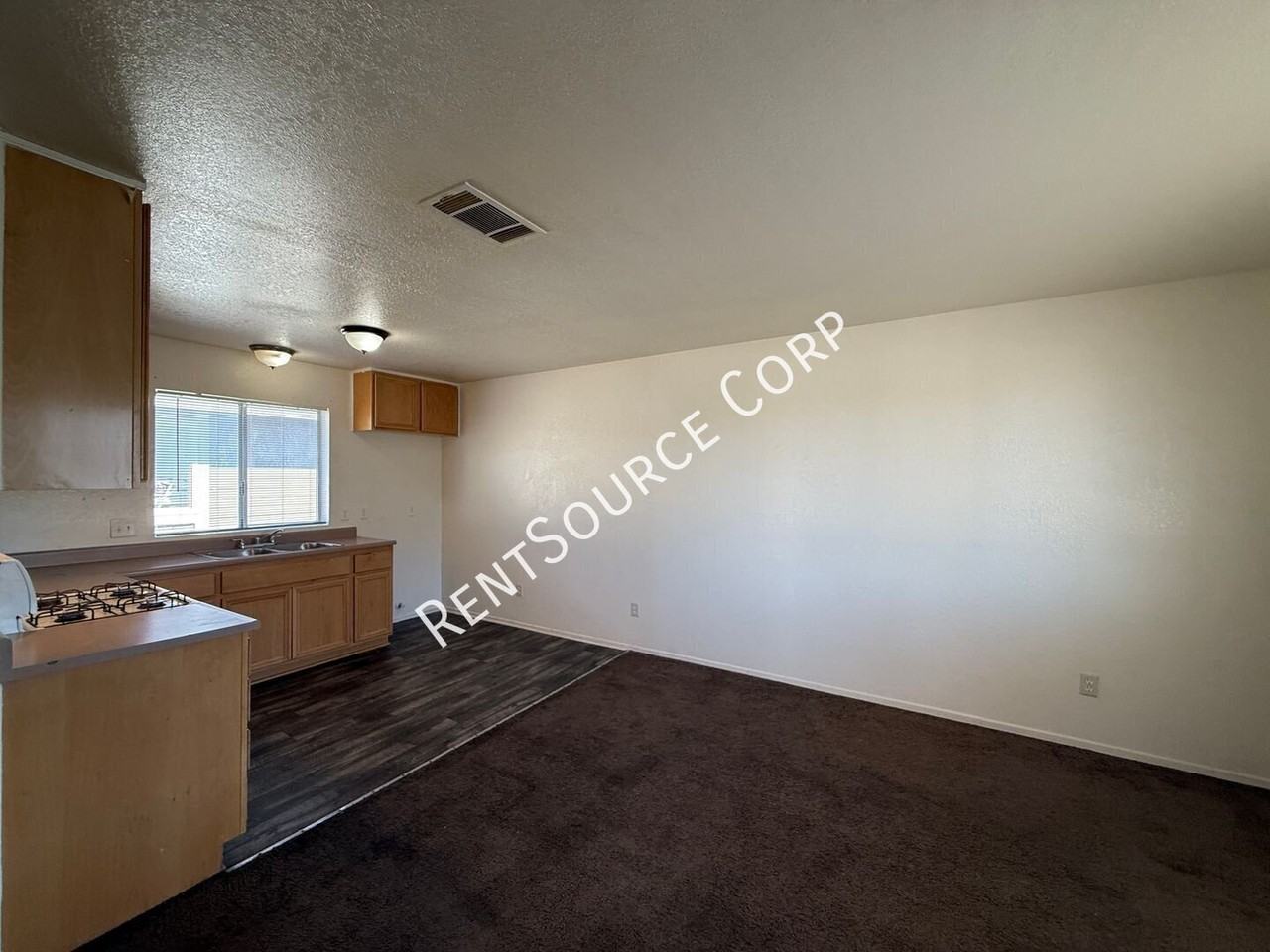 15582 L St #04 - Photo 3 of 14
