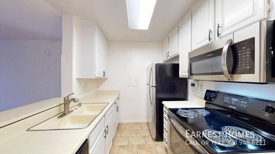 1731 Colby Ave #110 - Photo 5 of 15