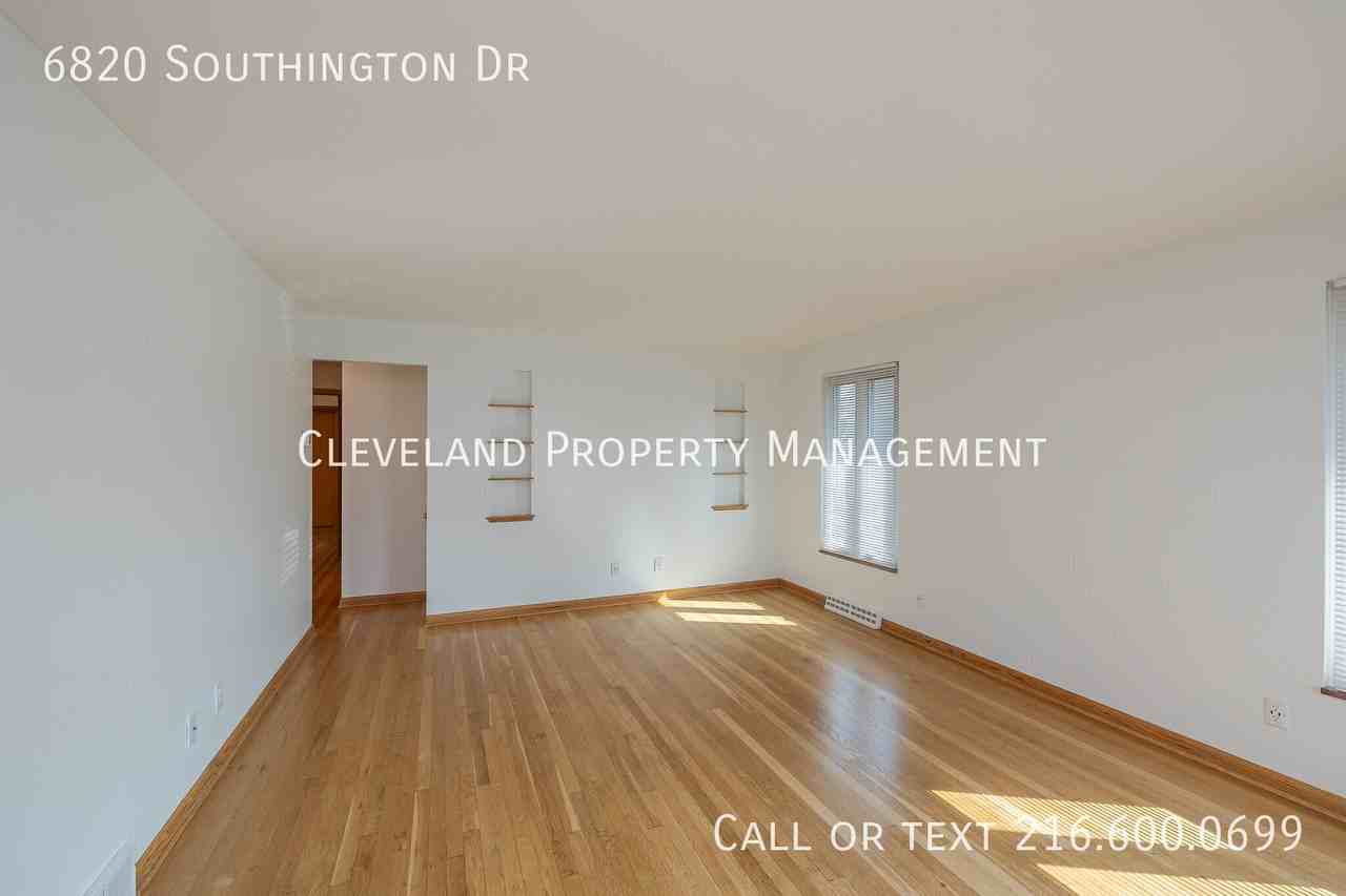 6820 Southington Dr - Photo 3 of 23